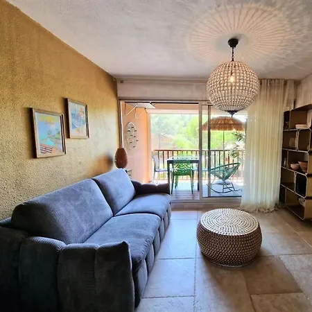 Apartment Beau Studio, Moderne, Au Calme Avec Piscine Et Parking Prive Dans Arboree Sanary-sur-Mer