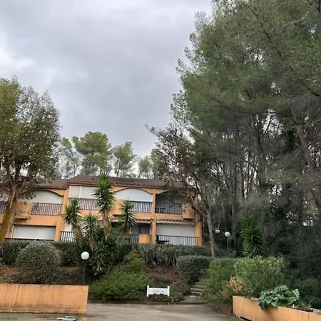 Beau Studio, Moderne, Au Calme Avec Piscine Et Parking Prive Dans Arboree Sanary-sur-Mer