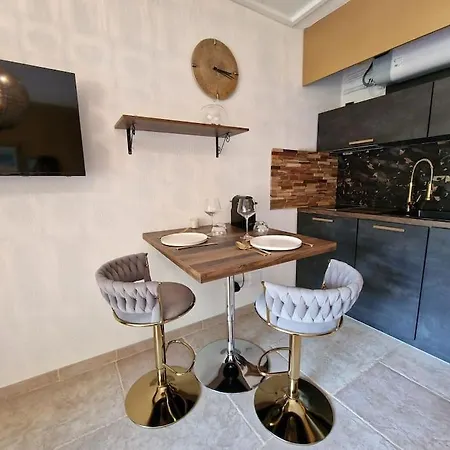 Apartment Beau Studio, Moderne, Au Calme Avec Piscine Et Parking Prive Dans Arboree *