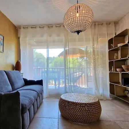Apartment Beau Studio, Moderne, Au Calme Avec Piscine Et Parking Prive Dans Arboree Sanary-sur-Mer